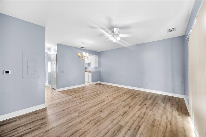 *SELLER INCENTIVES ARE BEING OFFERED* Roof replaced in 2021, A/C - photo 4