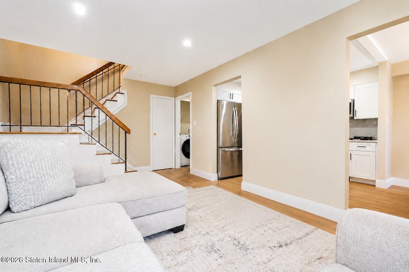 Welcome to this beautifully renovated two-bedroom, two-bath - photo 8