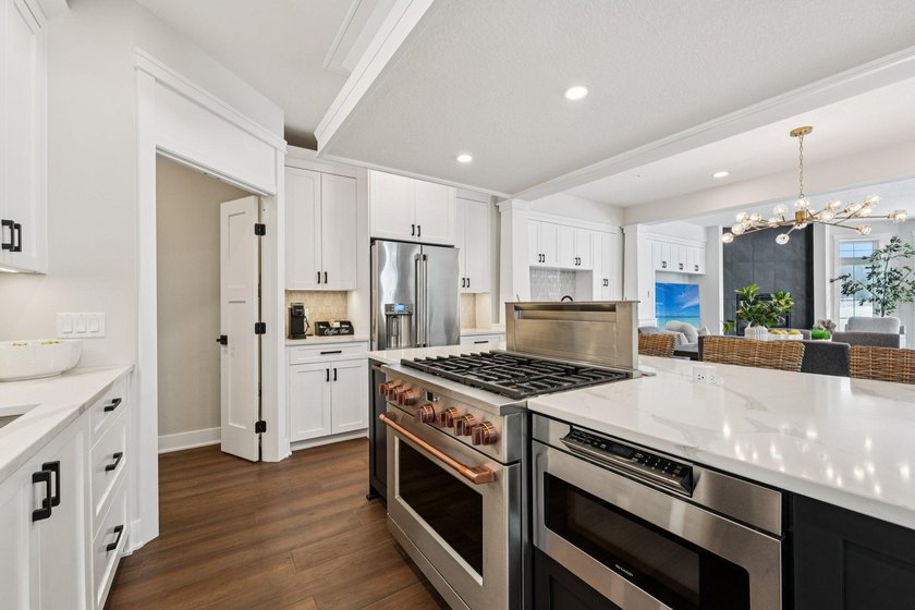 Welcome to the epitome of luxury living tailored for the - photo 10