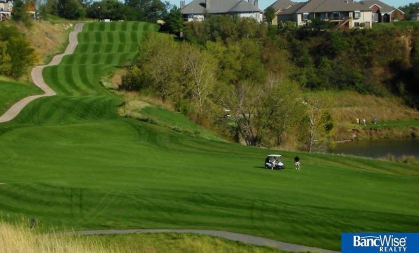 Welcome to Iron Horse Golf Course Community! Ideally located - photo 2