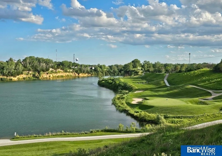 Welcome to Iron Horse Golf Course Community! Ideally located - photo 3