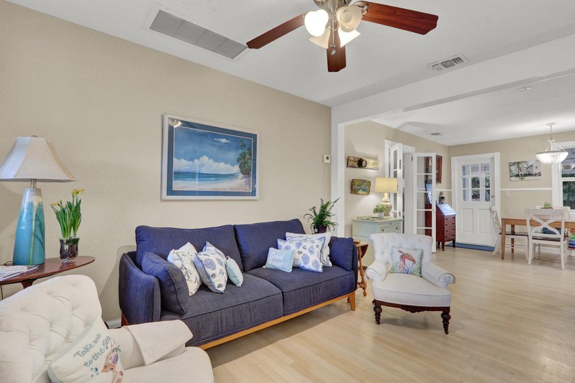 Charming coastal bungalow ideally located just mins from the - photo 6
