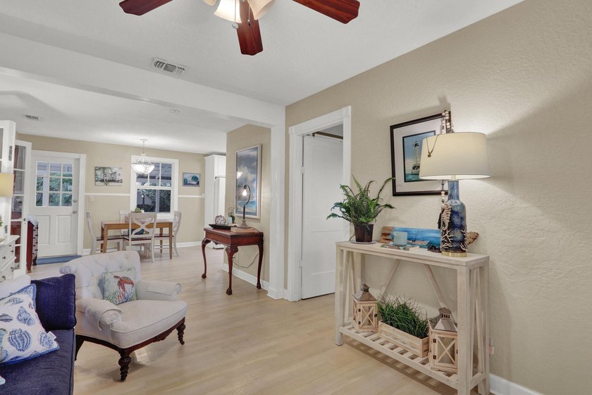 Charming coastal bungalow ideally located just mins from the - photo 10