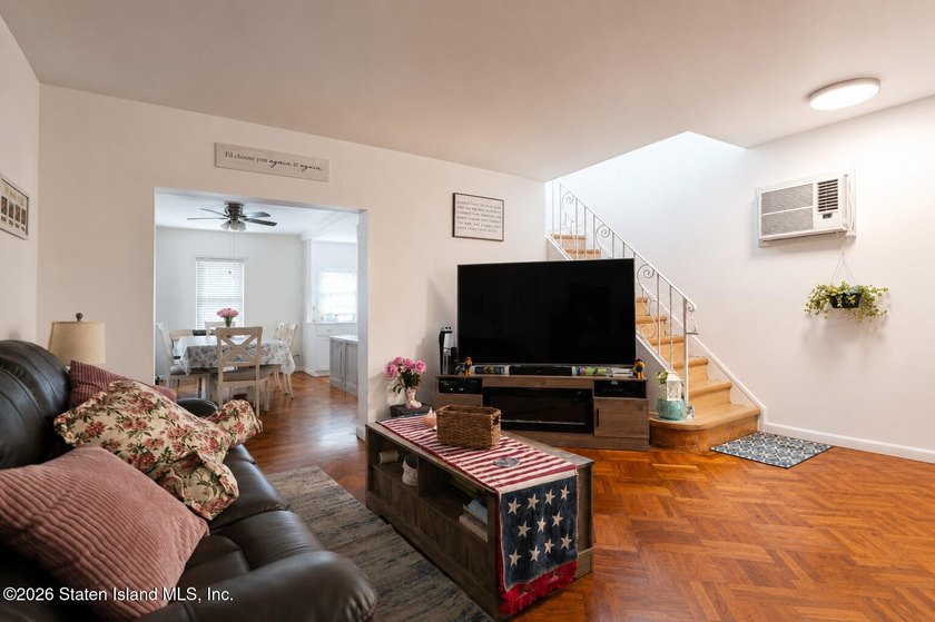 Opportunity awaits in Bensonhurst! This detached 2-family home - photo 9
