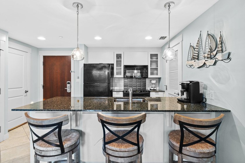 Embrace an easy coastal lifestyle with bayfront charm and - photo 10