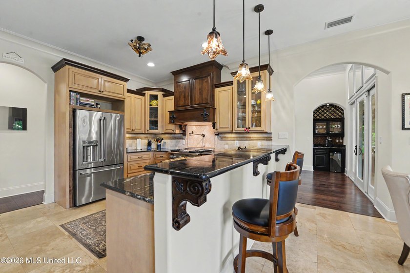 Welcome to this exquisite home in the coveted Graveline Pointe - photo 12
