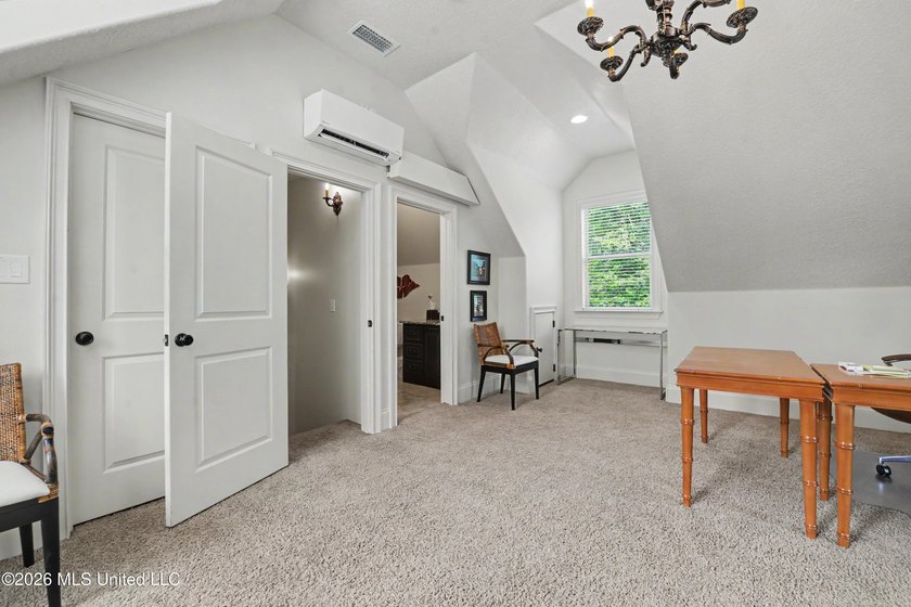 Welcome to this exquisite home in the coveted Graveline Pointe - photo 33