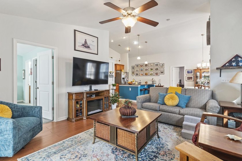 Welcome to 4412 Livorn Loop -a beautifully maintained home - photo 5