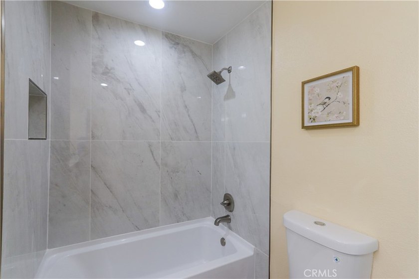 Beautifully Updated 3-Bedroom, 2-Bath Townhouse with an Attached - photo 21