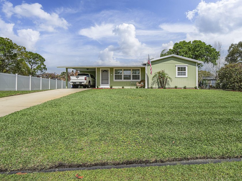 Welcome to this charming 2/2 home in the heart of Sebastian - photo 2