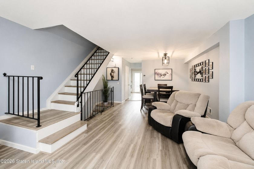 Welcome to this beautifully maintained single-family attached - photo 6