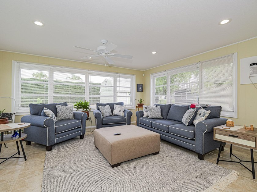 Welcome to this charming 2/2 home in the heart of Sebastian - photo 10