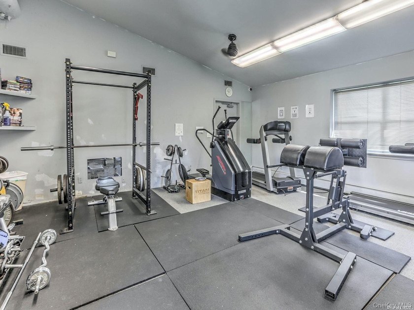 Come see this updated 1 Bedrooms, 2nd Floor Unit featuring - photo 14