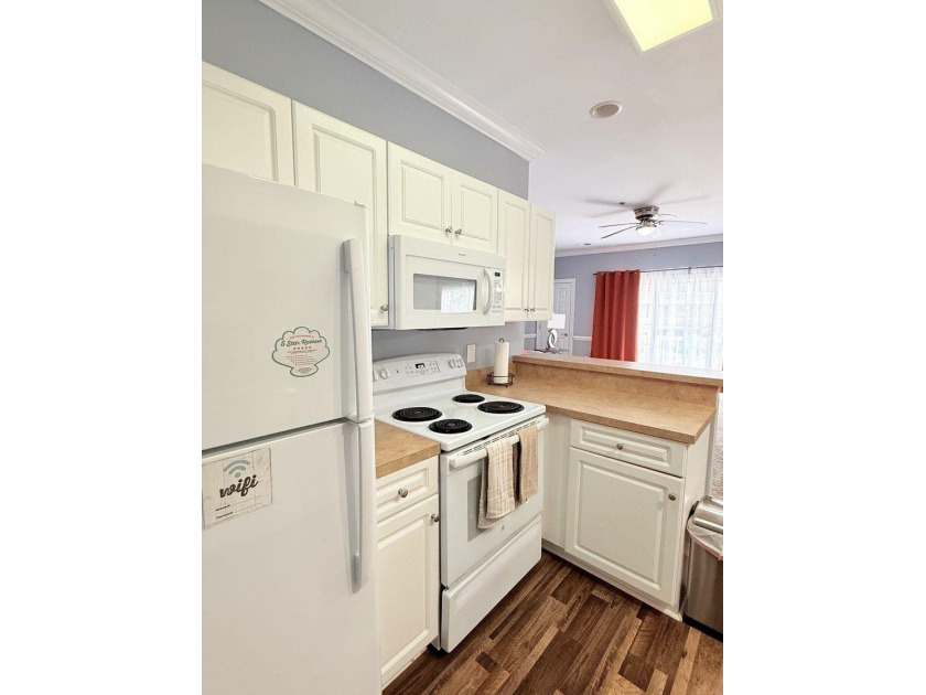 Welcome to 4878 Dahlia Ct, a beautifully maintained and recently - photo 8