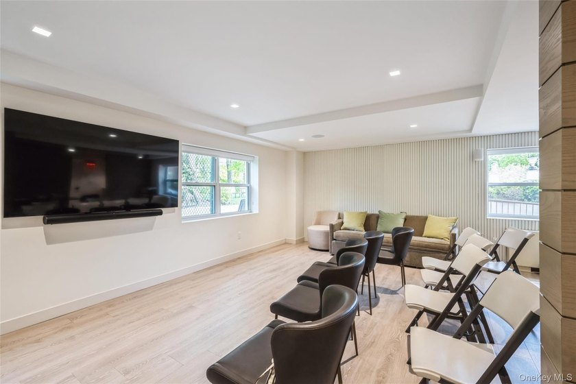 Elegant, pristine, and spacious 2-bedroom, renovated 2.5-bath - photo 19
