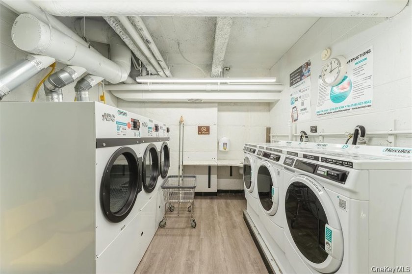 Elegant, pristine, and spacious 2-bedroom, renovated 2.5-bath - photo 21