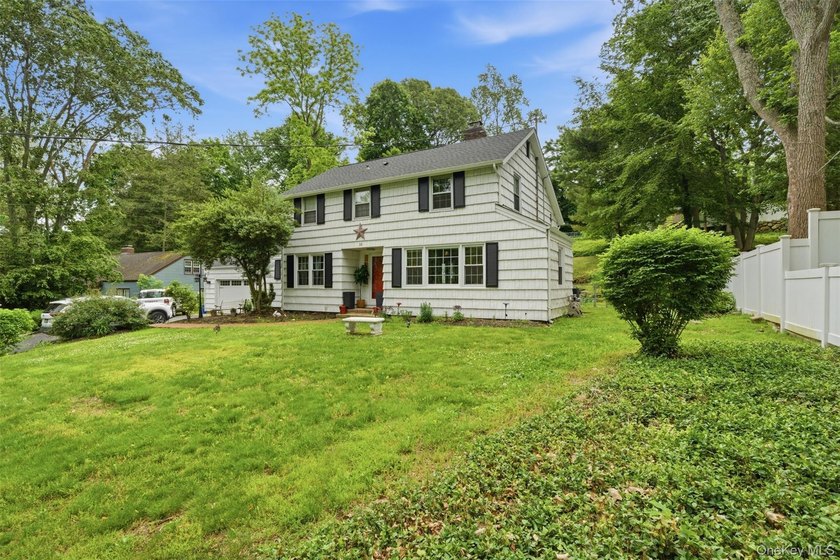 Welcome to this wonderful home, where comfort, elegance, and - photo 2