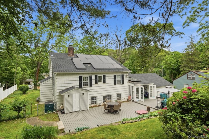 Welcome to this wonderful home, where comfort, elegance, and - photo 5