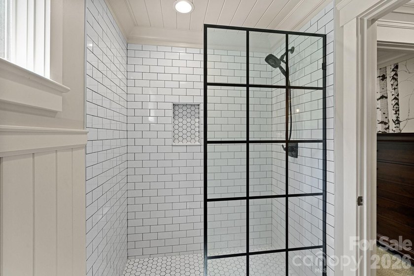Welcome to 236 Tuskarora Trail, a show-stopping Mooresville - photo 27