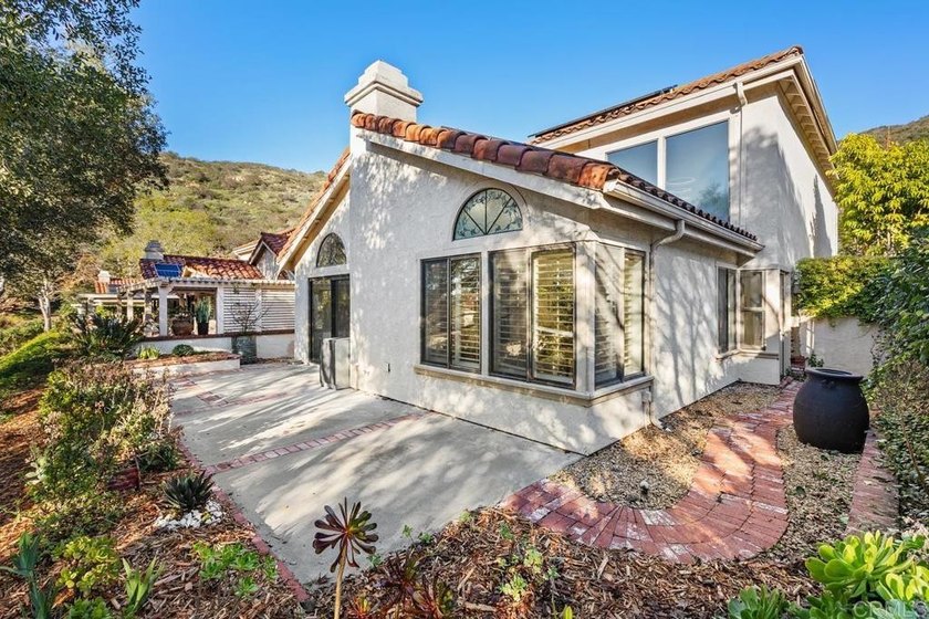 Welcome to 2533 Vista Valley Drive, an extraordinary residence - photo 37