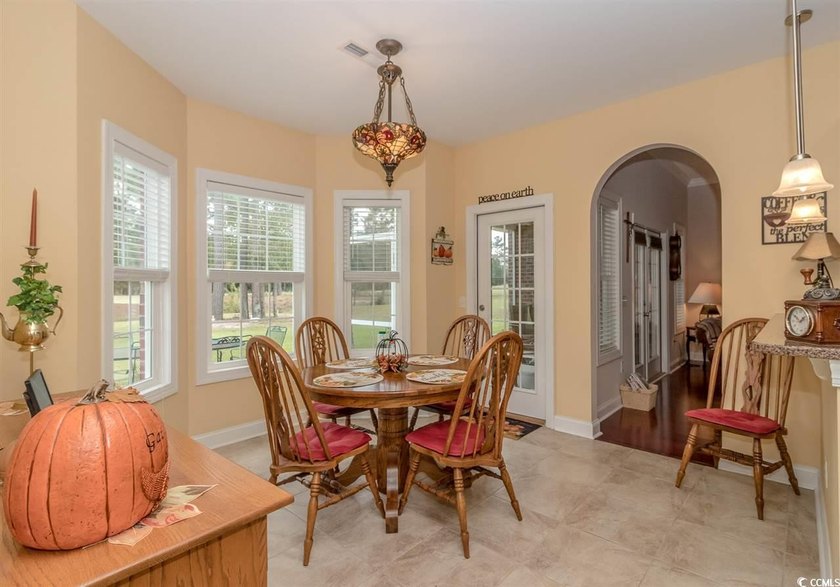 Incredible full brick, ranch custom built home on the golf - photo 7
