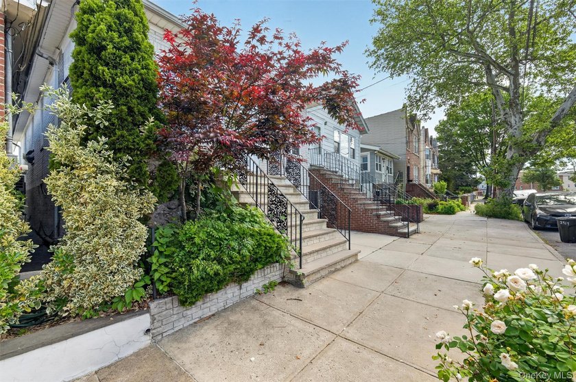 Turn-Key Perfection in the Heart of Pelham Bay! Welcome home to - photo 2
