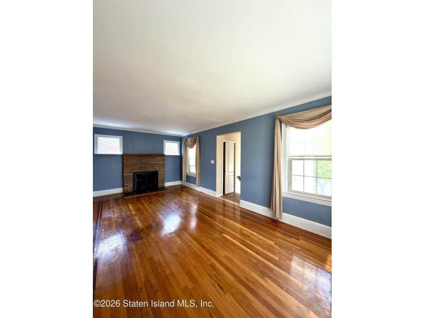 Welcome to this well-maintained single-family home located on - photo 6