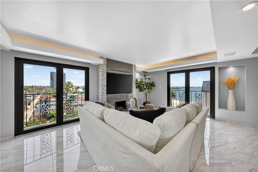 Amazing ocean views will take your breath away in this highly - photo 3