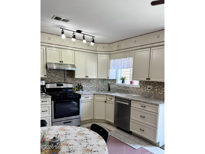 Don't miss this incredible opportunity to own a beautifully - photo 4