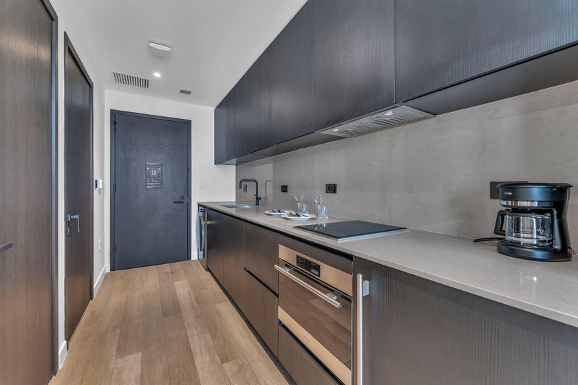 Great opportunity to purchase this fabulous condo. Owner is open - photo 11