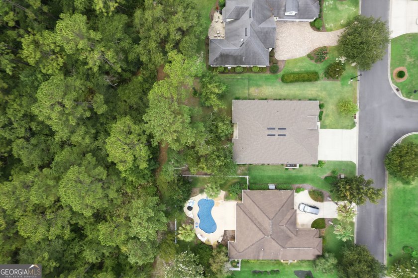Welcome to this beautiful 4-bedroom, 3-bath home located in a - photo 4