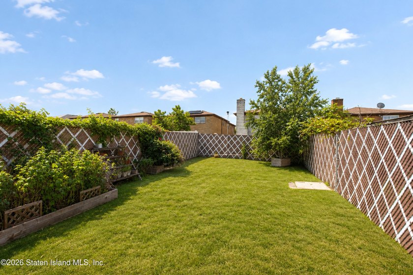 Welcome to 308 Travis Avenue, Staten Island, NY a beautifully - photo 8