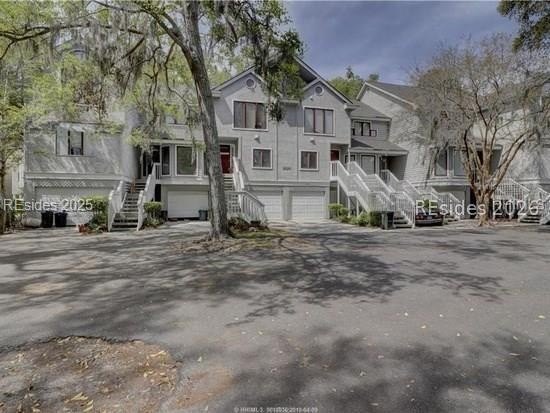 Welcome to this charming 2-bedroom, 2-bath townhome that - photo 2