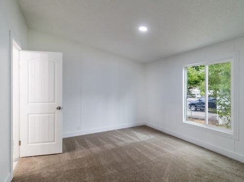 See this gorgeous multi-section home in a desirable park today! - photo 4