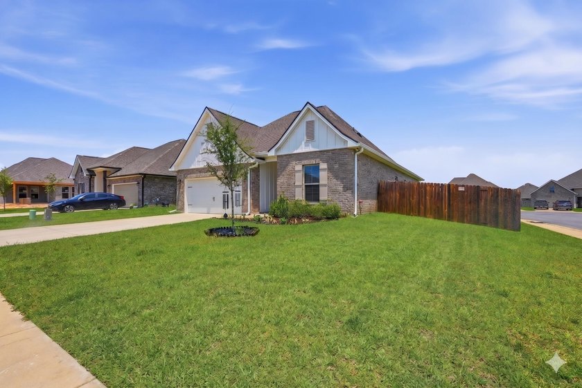 Experience comfort and convenience in this meticulously - photo 2