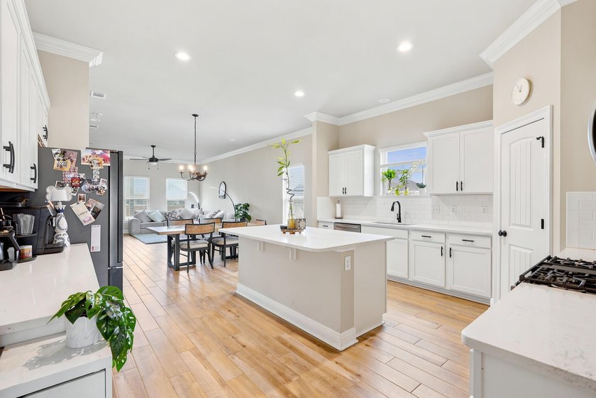 Experience comfort and convenience in this meticulously - photo 6