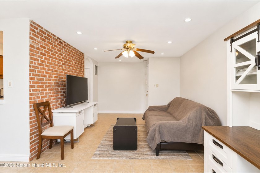 Welcome to this bright and beautifully updated second-floor - photo 6