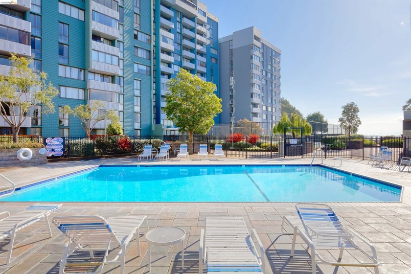 NEW PRICE! Welcome home to your amazing new views of the Bridges - photo 18