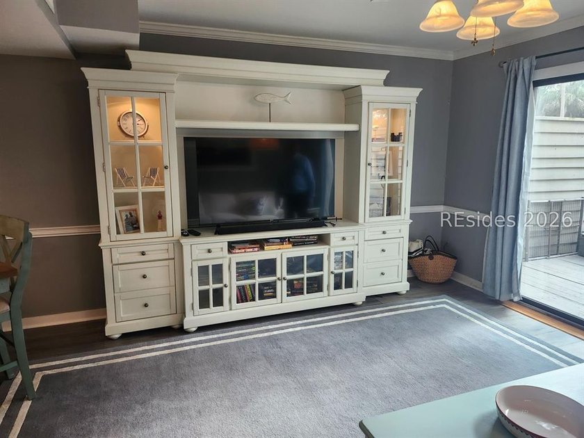 Beautiful 2-bedroom, 2.5-bath townhome located in the highly - photo 8