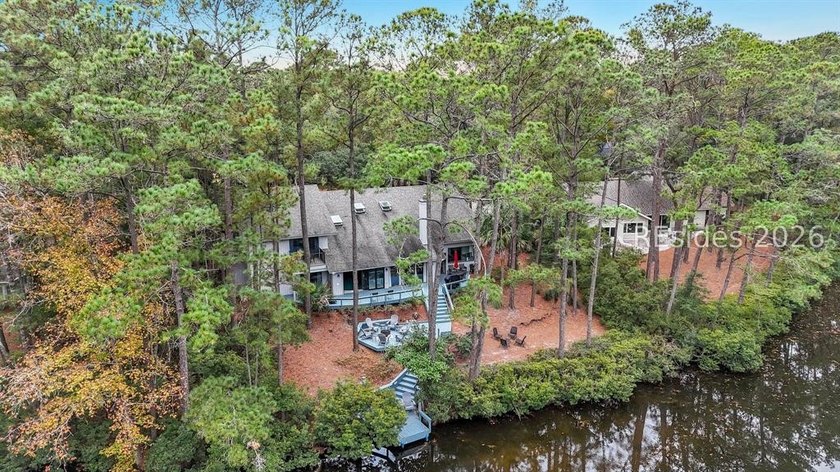 Unique home with a covered, heated pool and bi-fold doors that - photo 4