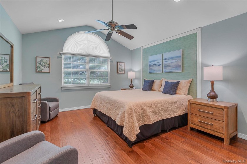 Welcome home to this highly sought-after, beautifully maintained - photo 10