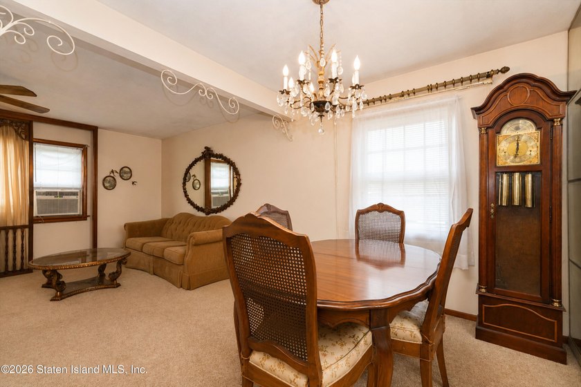 This Ranch home is situated in Westerleigh by manor Rd and - photo 8