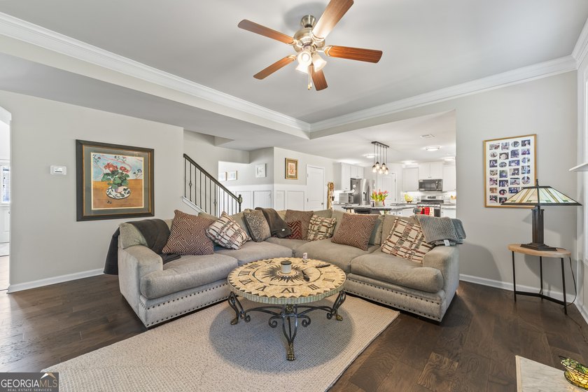 Beautifully maintained and showing like new, this 5 bedroom, 3 - photo 14