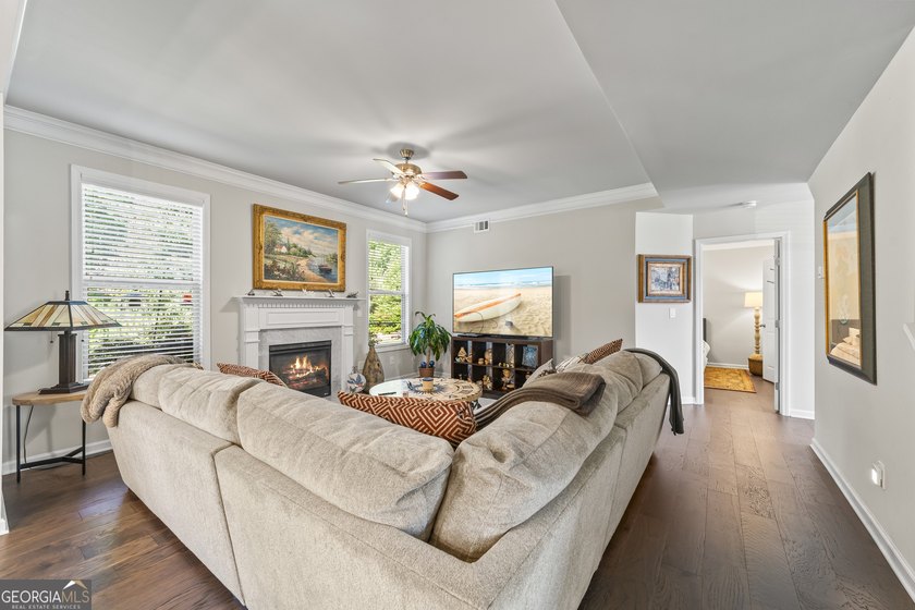 Beautifully maintained and showing like new, this 5 bedroom, 3 - photo 17