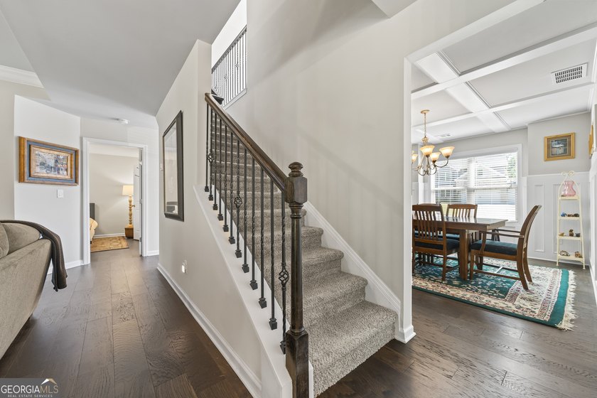 Beautifully maintained and showing like new, this 5 bedroom, 3 - photo 23