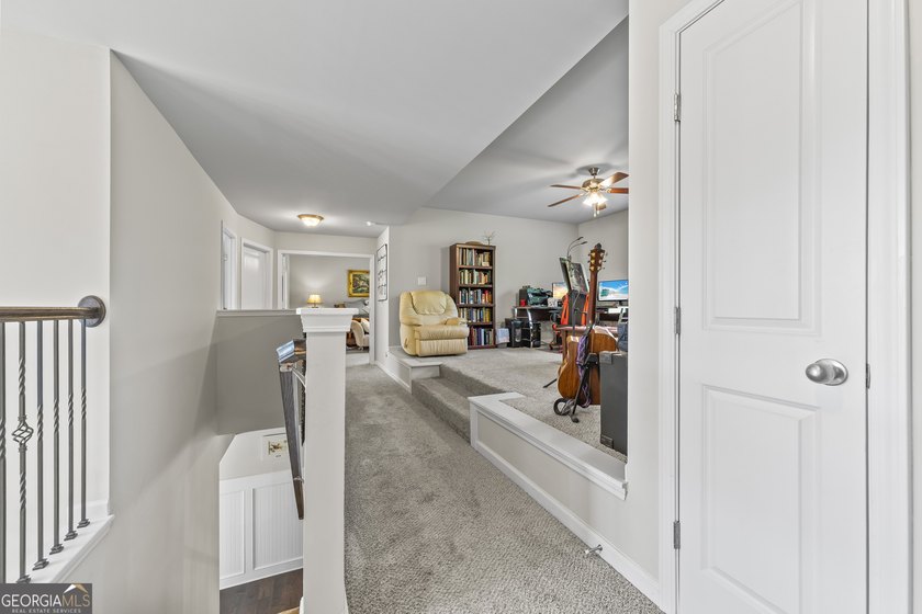 Beautifully maintained and showing like new, this 5 bedroom, 3 - photo 24