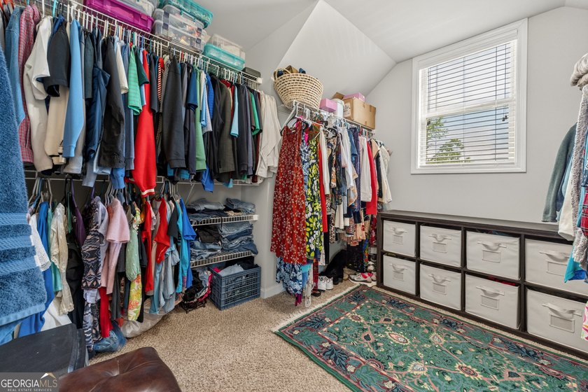 Beautifully maintained and showing like new, this 5 bedroom, 3 - photo 33
