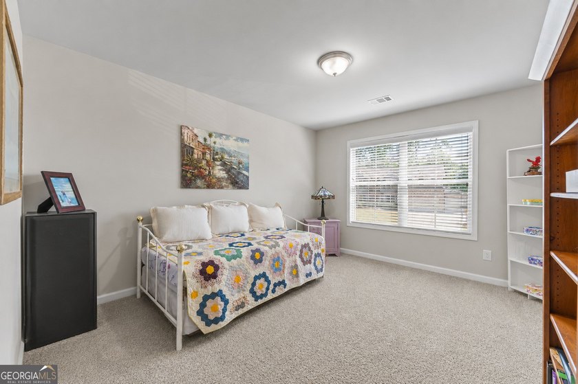 Beautifully maintained and showing like new, this 5 bedroom, 3 - photo 38