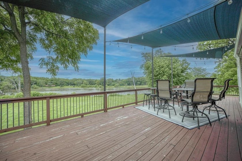 Stunning home on the Rock River! Custom built home on the Rock - photo 10