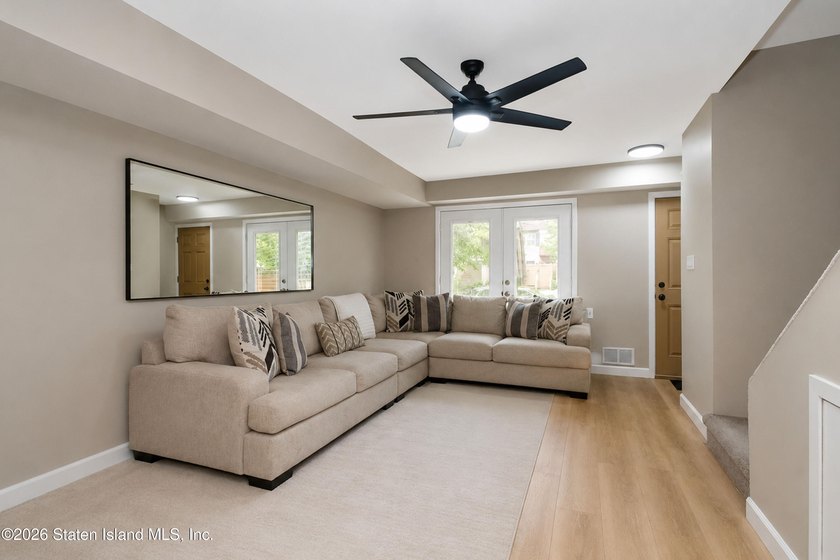 Welcome to 21 Bunnell Court! Charming and full of character - photo 5